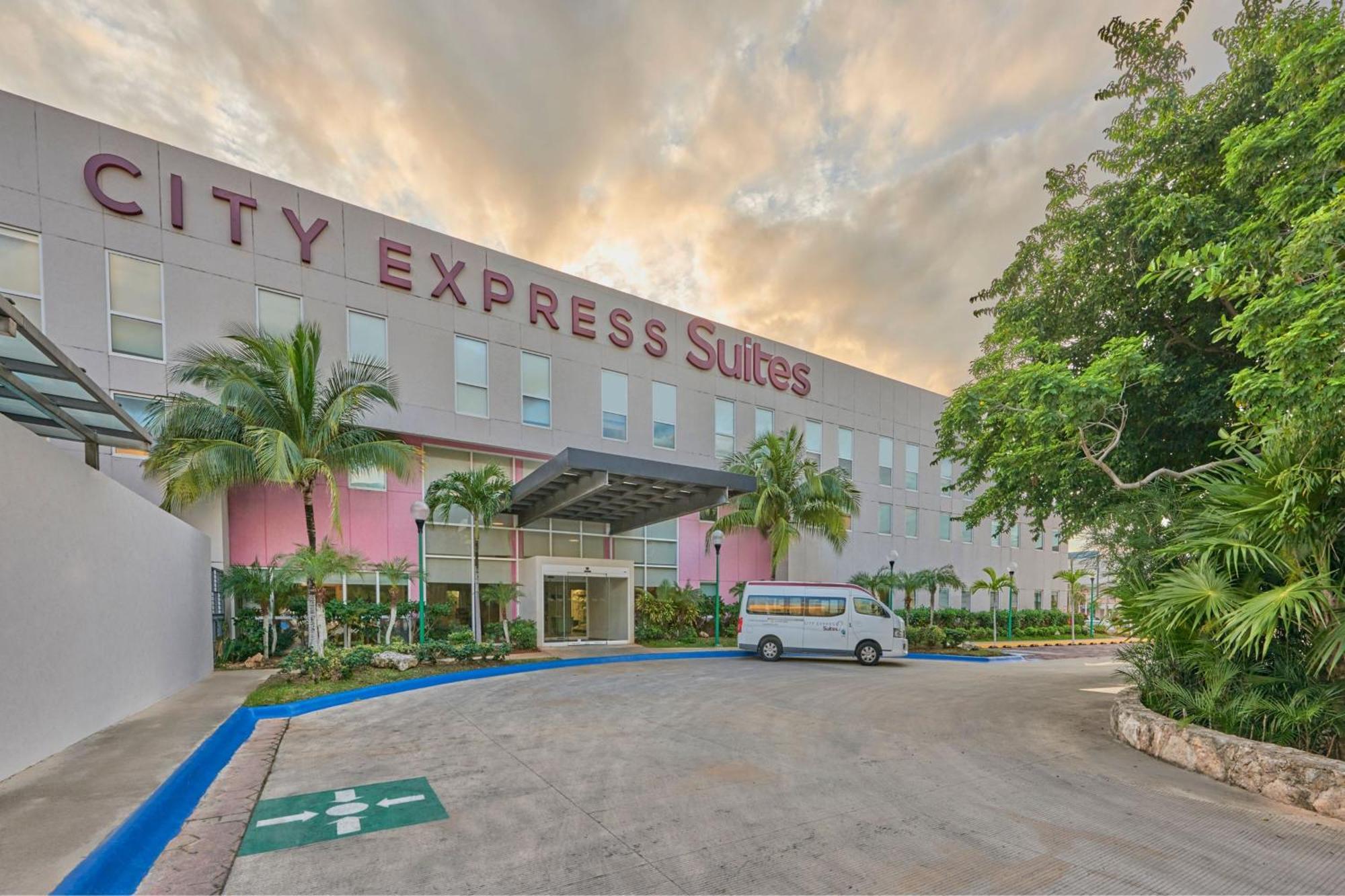 City Express Suites By Marriott Playa Del Carmen Kültér fotó