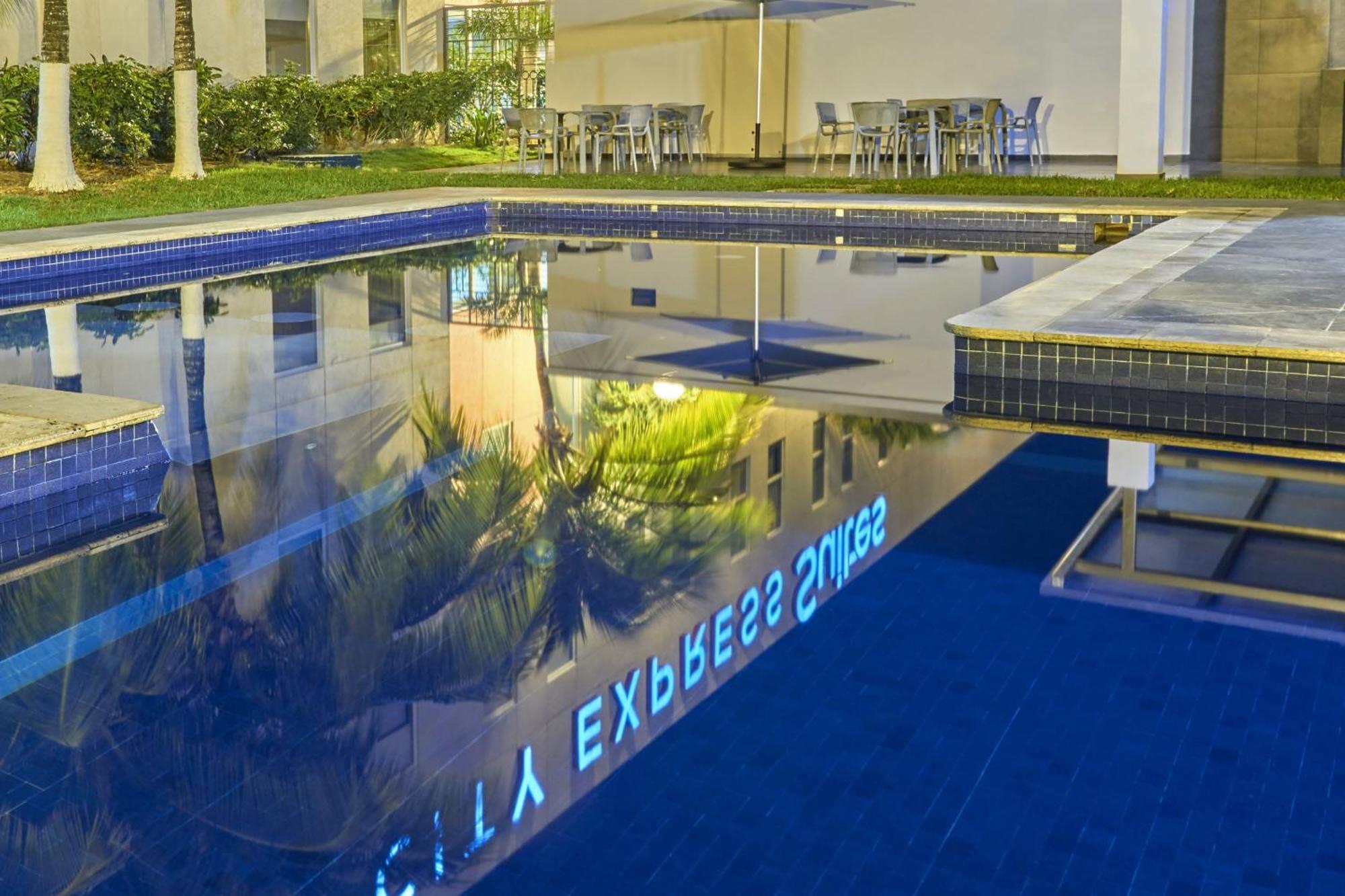 City Express Suites By Marriott Playa Del Carmen Kültér fotó